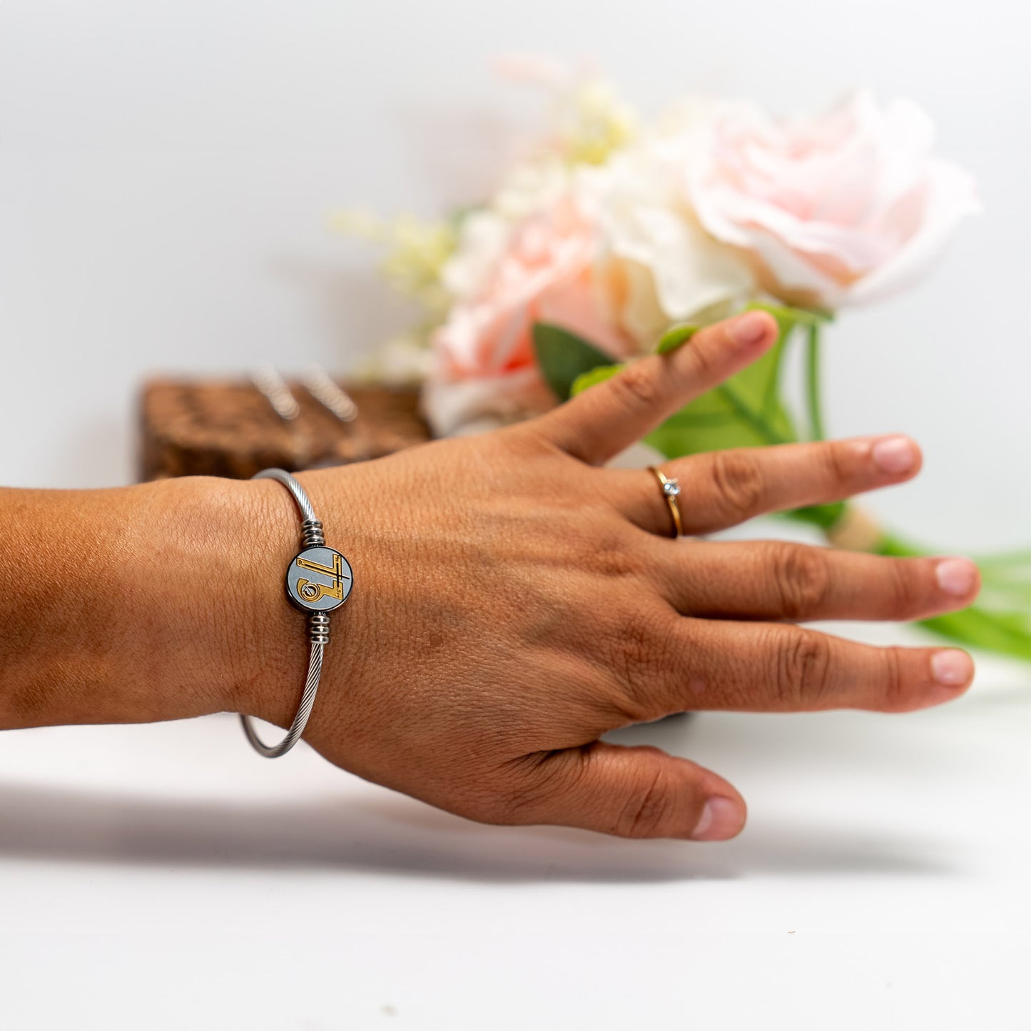 Brazalete - Ajustable de Acero Inoxidable “YO SOY EL 73”